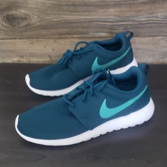 New Nike Roshe One Womens Teal Sneakers Size 7.5 Lightweight Everyday Walking - Picture 7 of 10